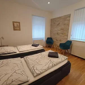 apartments-karlin.praguehotelsweb.com/